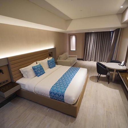 Bayprime Hotel Paranaque City Exteriör bild